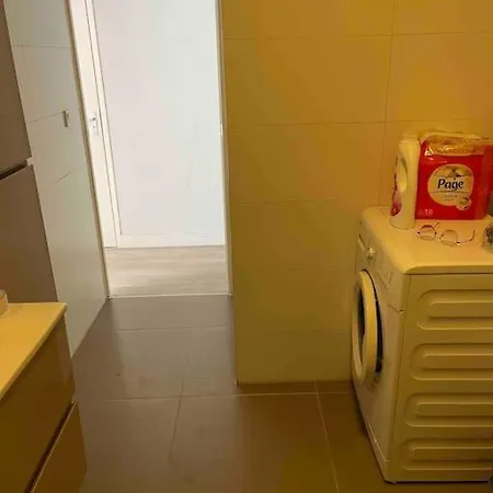 Private Double Bed Only With Balcony In Privatunterkunft *