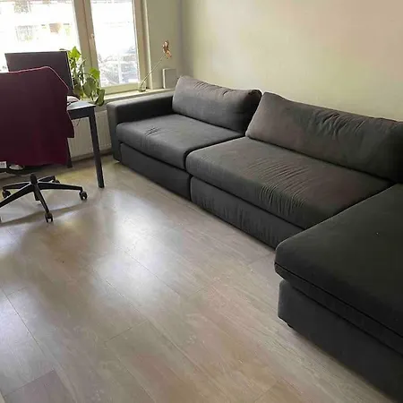 Private Double Bed Only With Balcony In Privatunterkunft