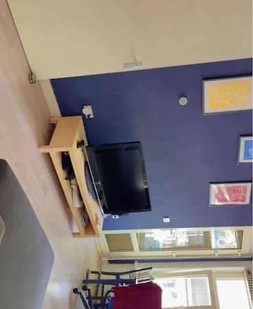 Privatunterkunft Private Double Bed Only With Balcony In